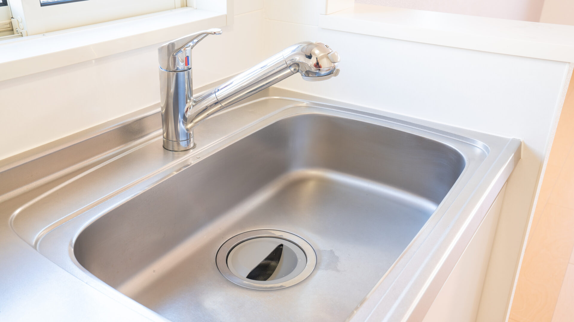 シンク掃除のコツと簡単にできる方法！毎日キレイを保つための秘訣