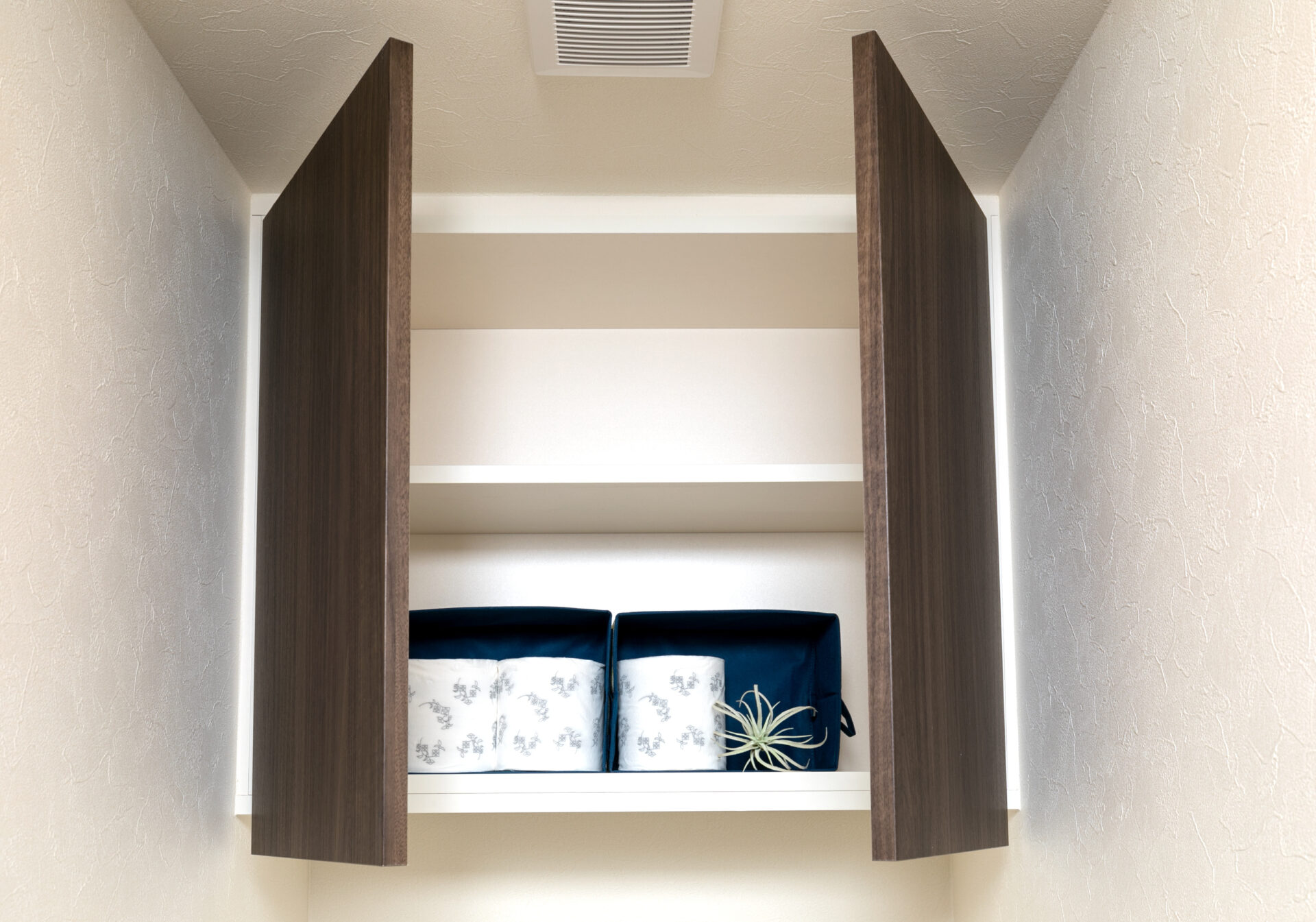 トイレ収納のコツとは？狭い空間でも実現できるすっきり収納術