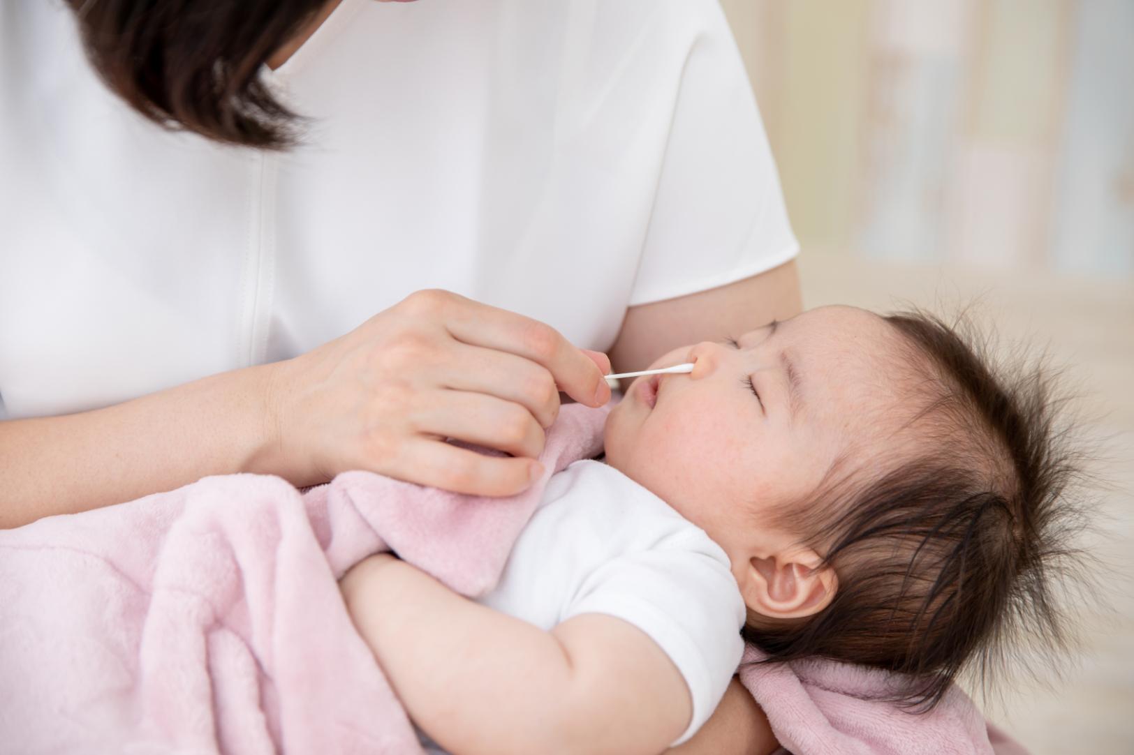 【小児科医監修】新生児の鼻づまり対策｜正しいケアと病院受診の目安